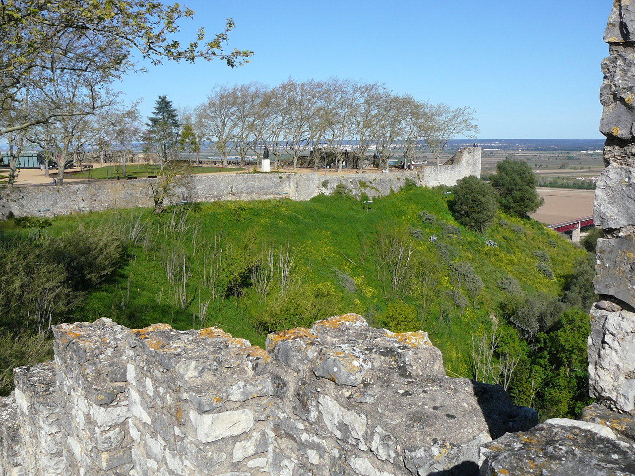 Azambula - Santarèm Muraille du jardin Porte du Soleil 