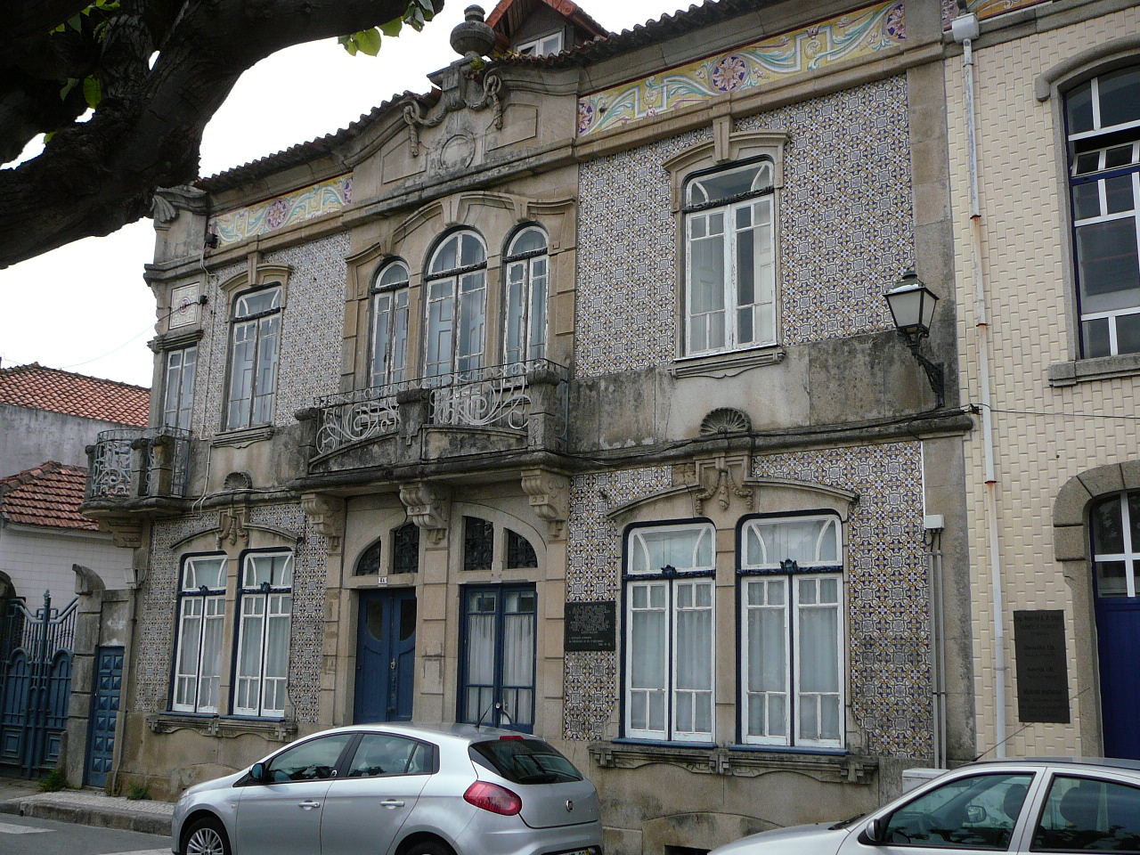 Avelãs de Caminho - Albergaria a Velha Une maison parée d'azulejos 