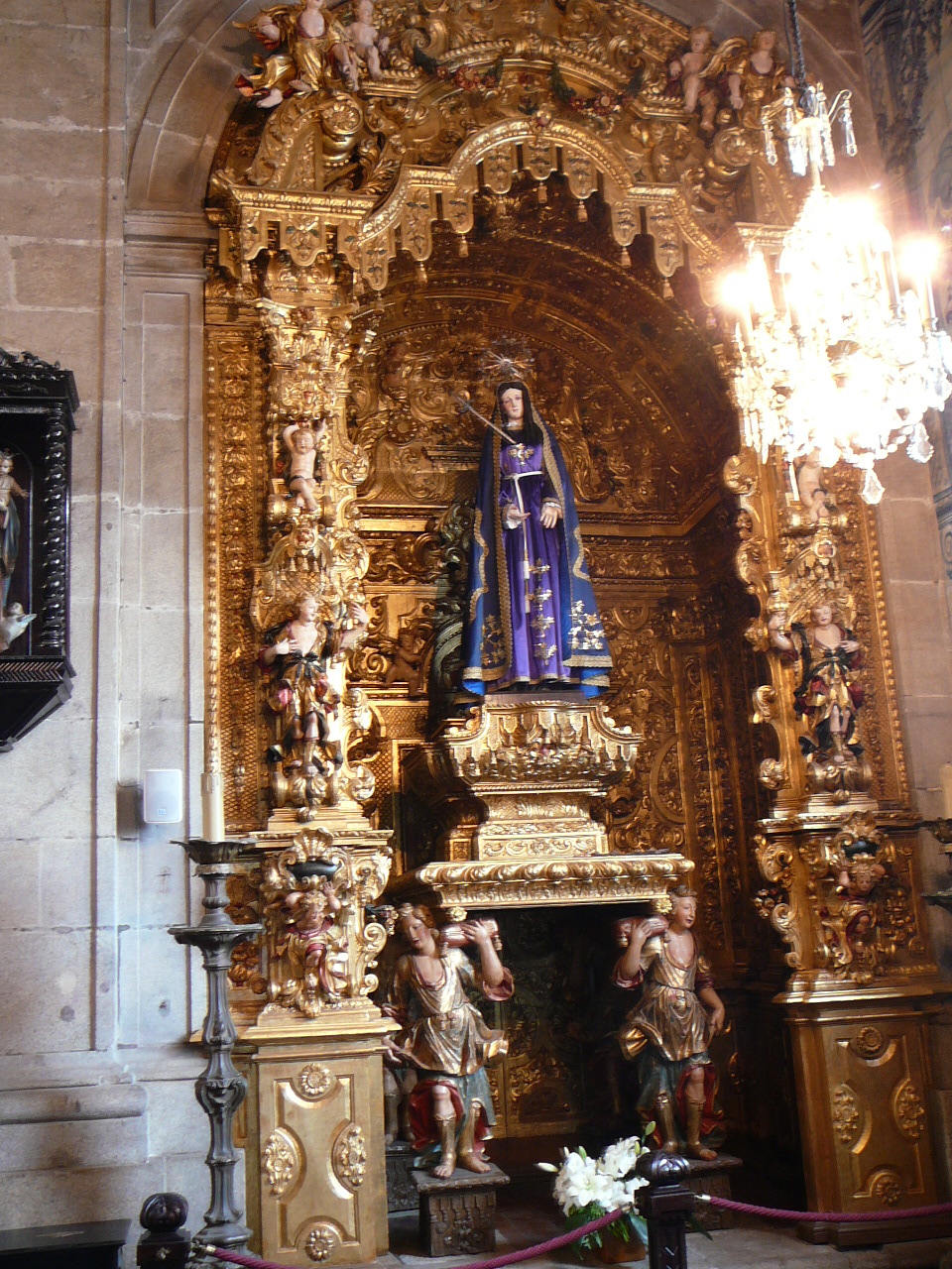 Vilarinho - Barcelos Intérieur de l'église du Senhor Bom Jesus da Cruz 