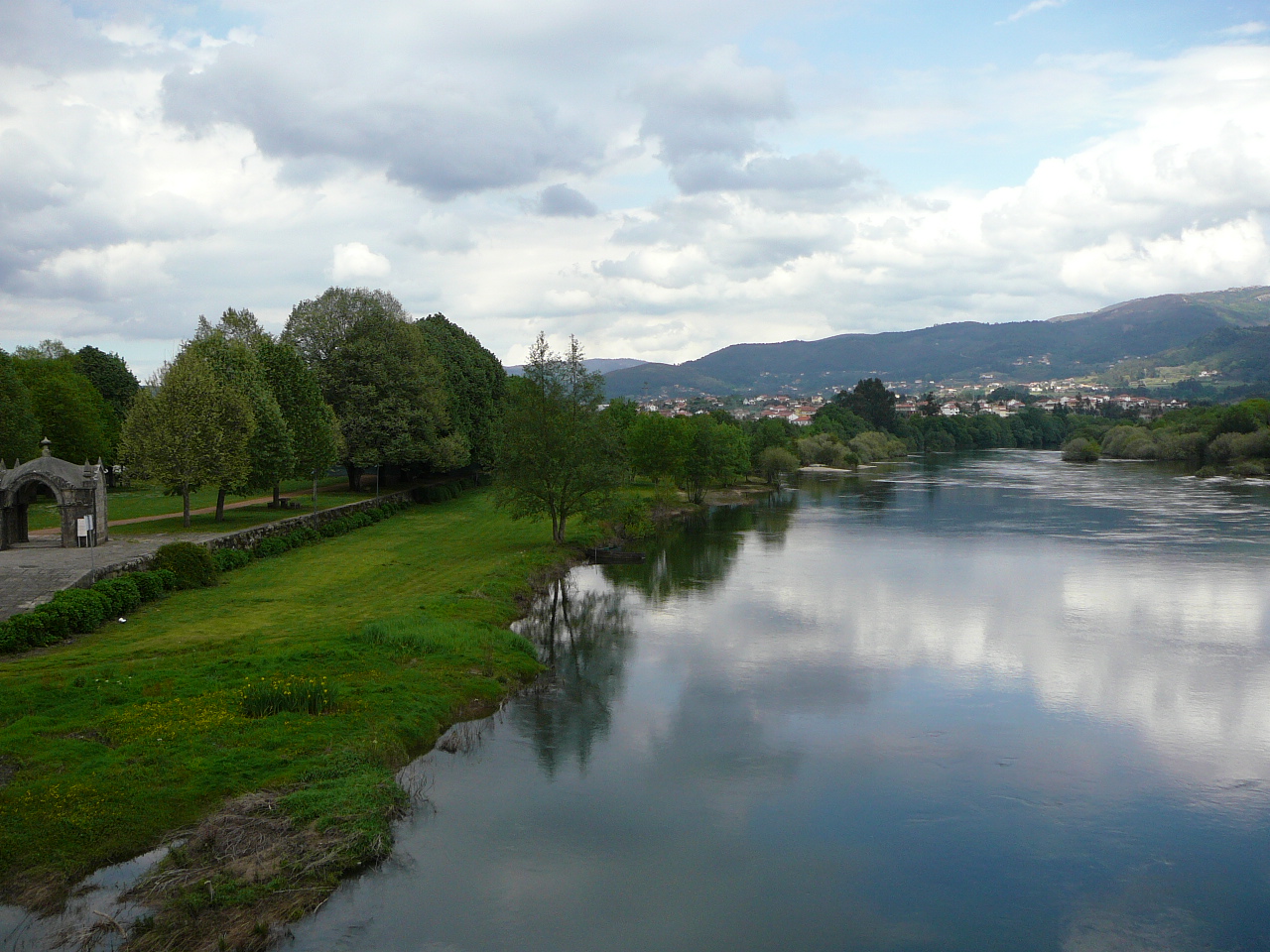 Barcelos - Ponte  de Lima Le rio Lima 