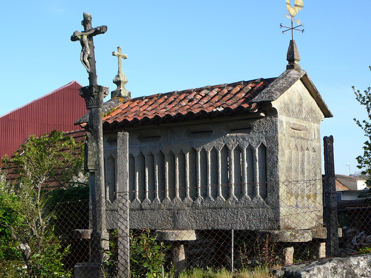 Redondela - Ponteverdra Hórreo et croix 