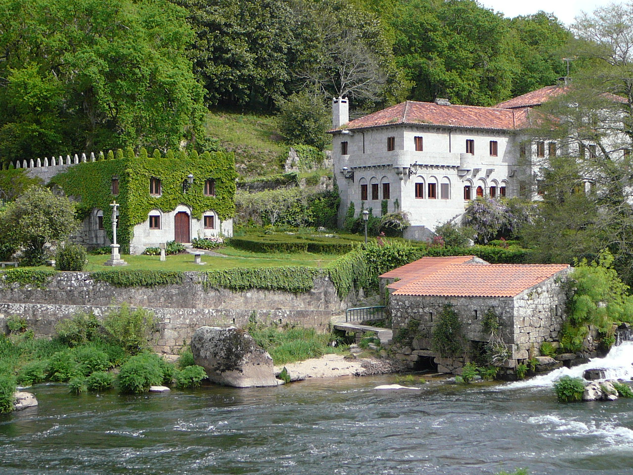 Santiago - Negreira Río Tambre 